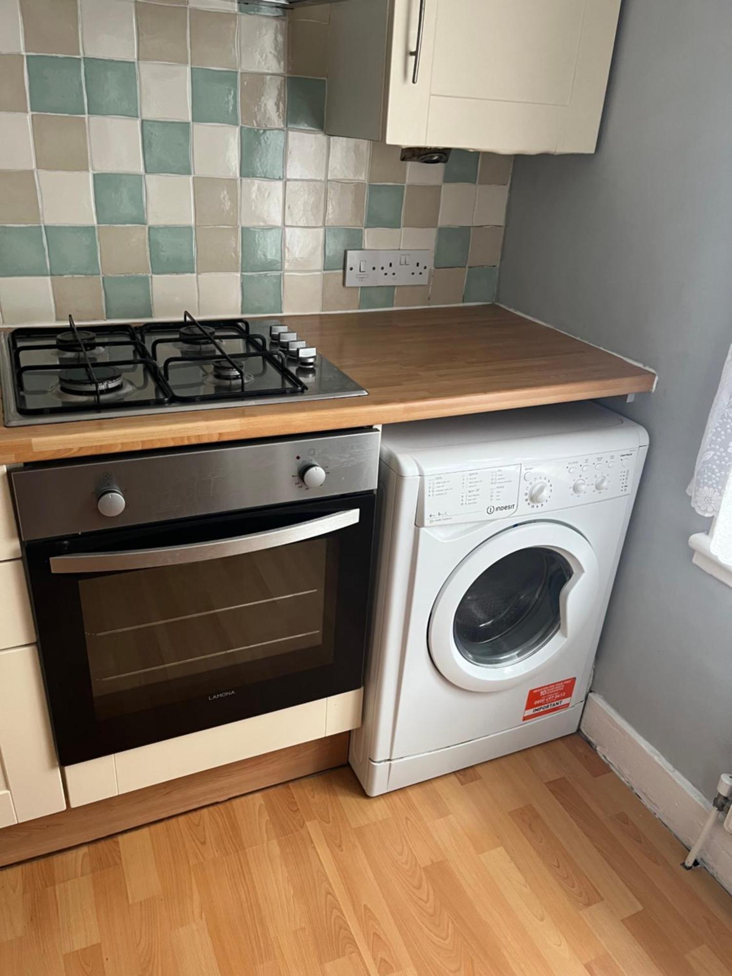 First Floor 1 Bed With Lounge And Kitchen * London
