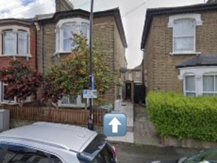 First Floor 1 Bed With Lounge And Kitchen Apartment London
